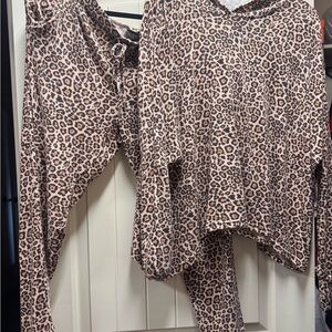 Leopard Print Women's Jogger Set